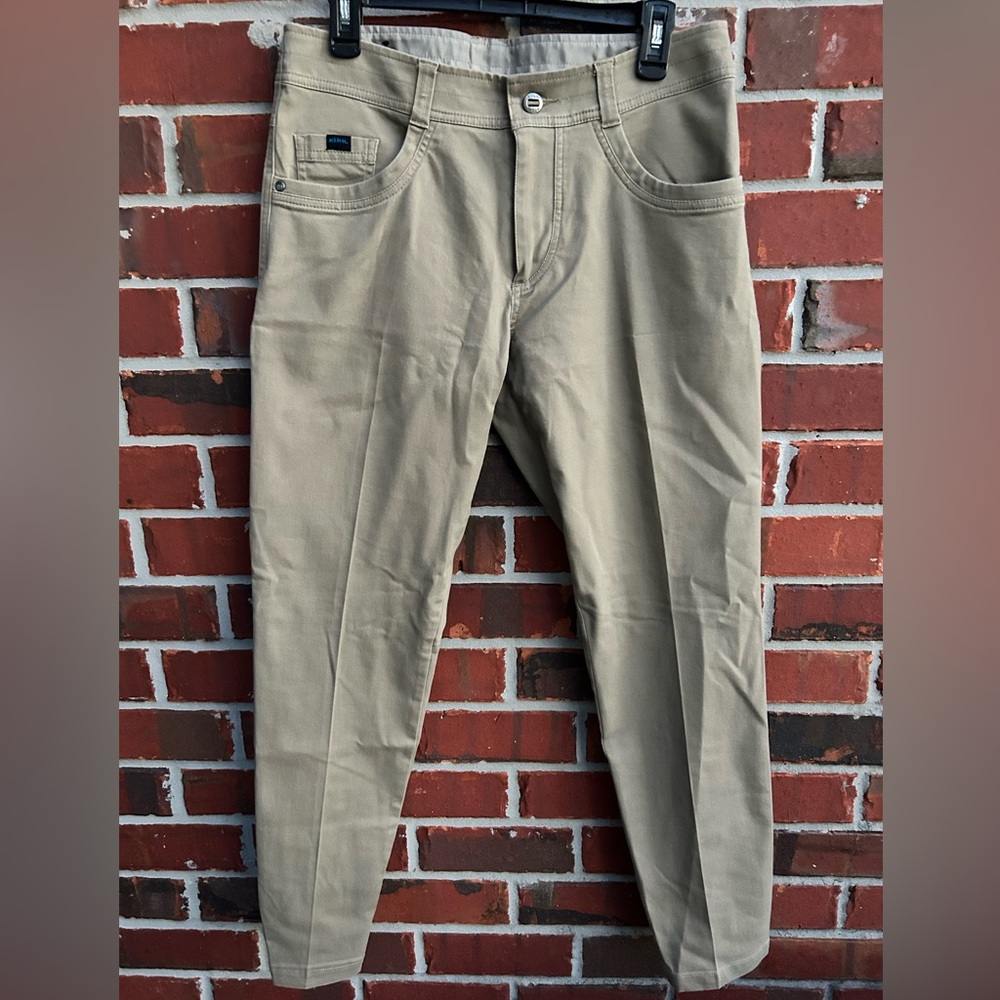 KUHL Revolt Jeans in Stone Khaki 32 X 32 Hiking Outdoor Wear Tapered Pants Z4
